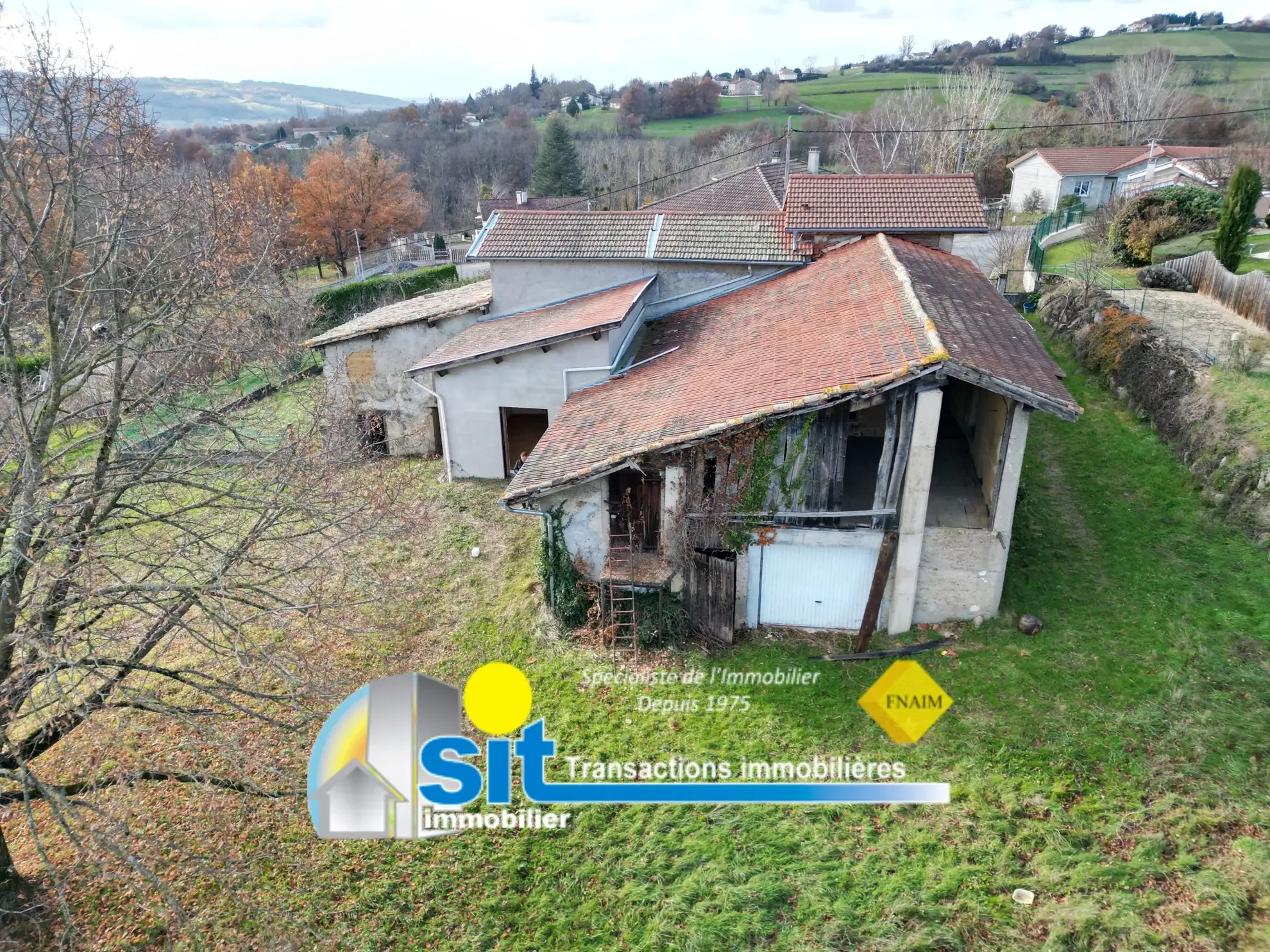 Ferme à rénover à Vernioz - 82 m², terrain 1519 m², proche Vienne 
