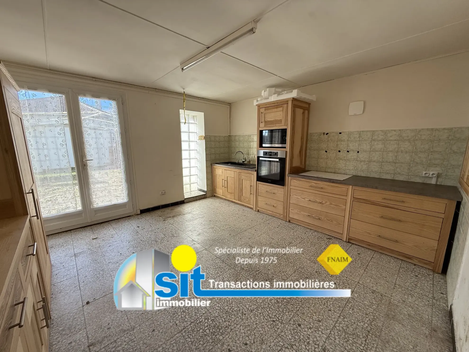 Ferme à rénover à Vernioz - 82 m², terrain 1519 m², proche Vienne 