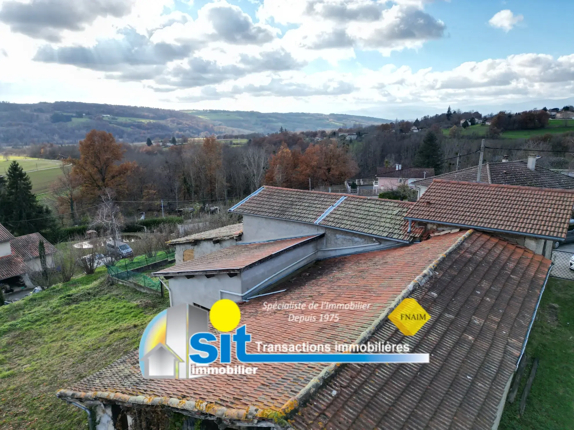 Ferme à rénover à Vernioz - 82 m², terrain 1519 m², proche Vienne 