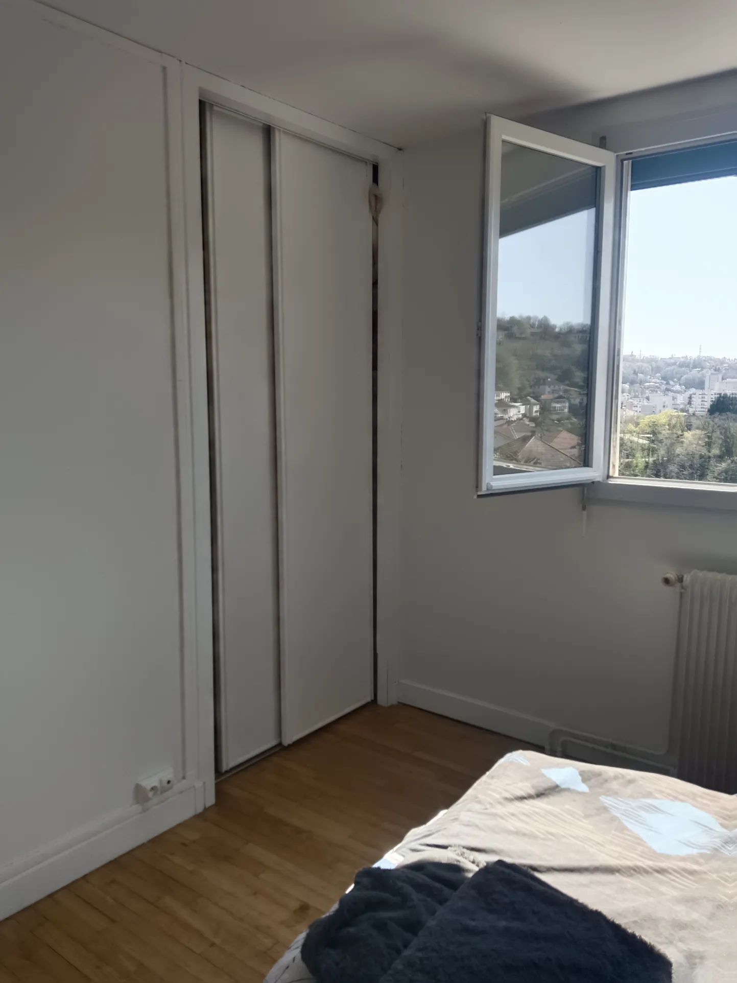 Maison familiale avec studio indépendant et potentiel de division à Tulle 