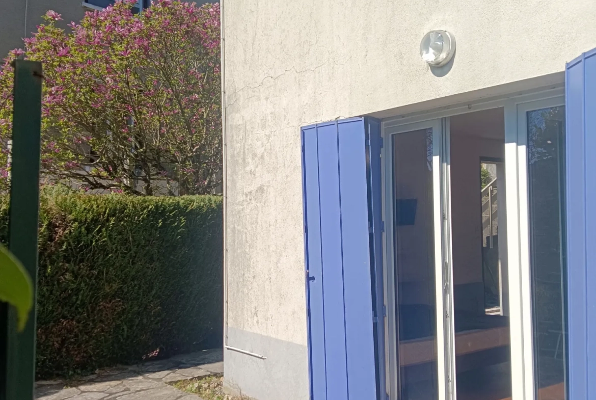 Maison familiale avec studio indépendant et potentiel de division à Tulle 