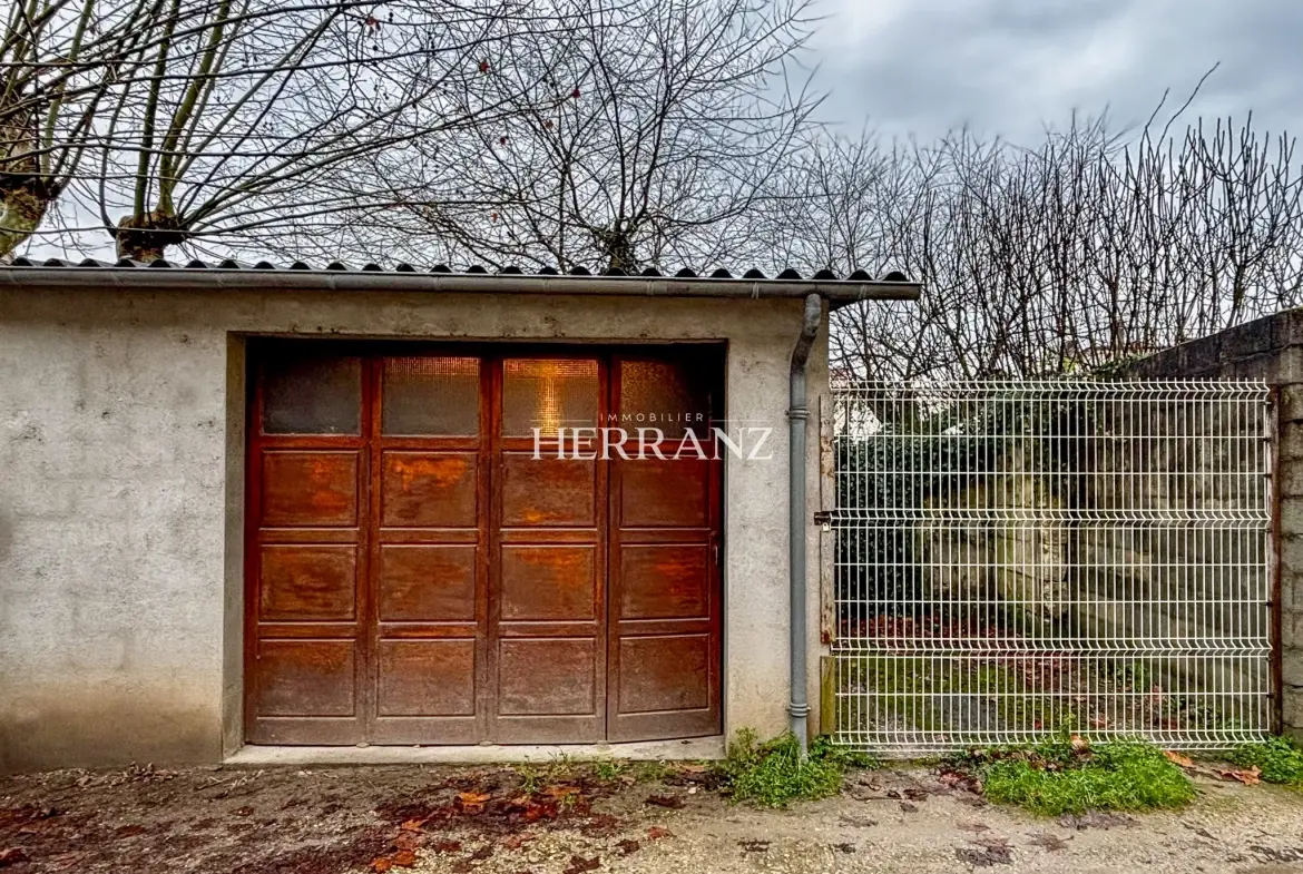 Charmante maison de plain-pied de 38 m2 à Libourne avec garage et stationnement 