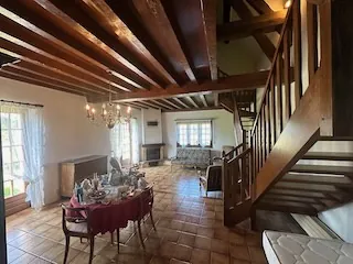 Maison de campagne de 175 m² avec dépendances à Briant (71110) 