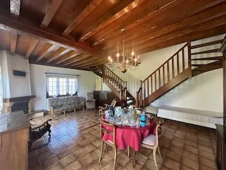 Maison de campagne de 175 m² avec dépendances à Briant (71110) 