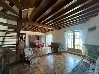 Maison de campagne de 175 m² avec dépendances à Briant (71110) 