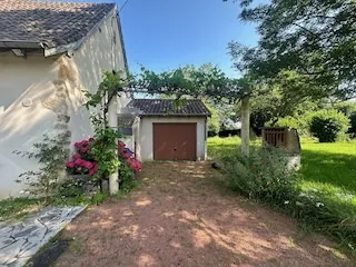 Maison de campagne de 175 m² avec dépendances à Briant (71110) 
