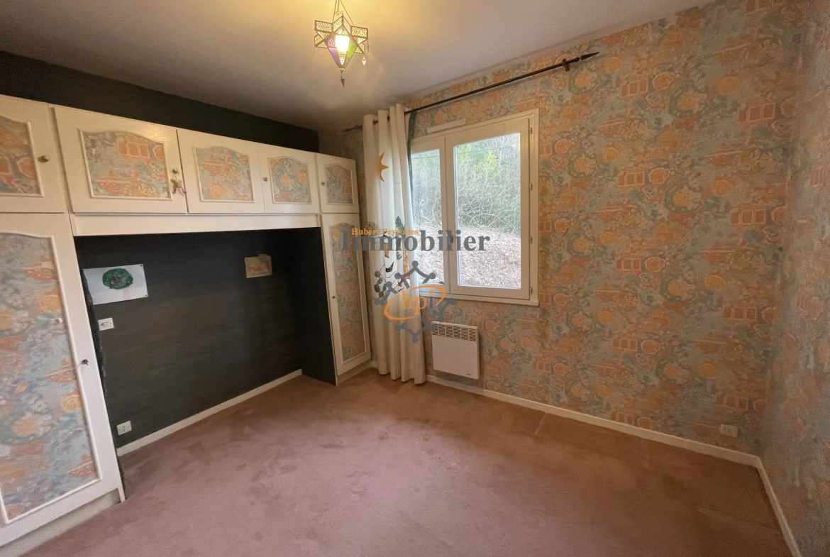 Maison à vendre avec terrain à Saint Affrique - Vue dégagée et environnement paisible 