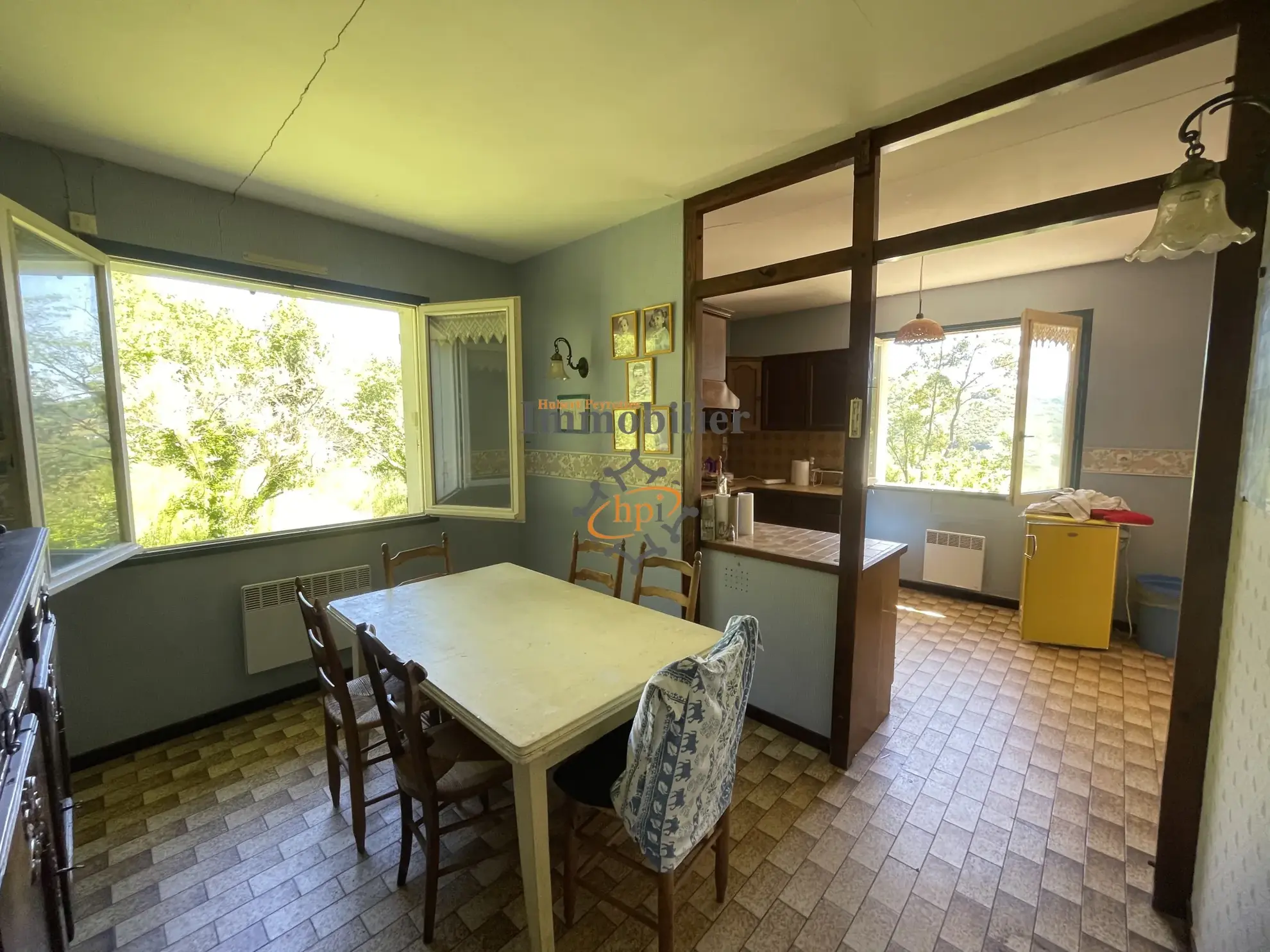 Maison à vendre avec terrain à Saint Affrique - Vue dégagée et environnement paisible 