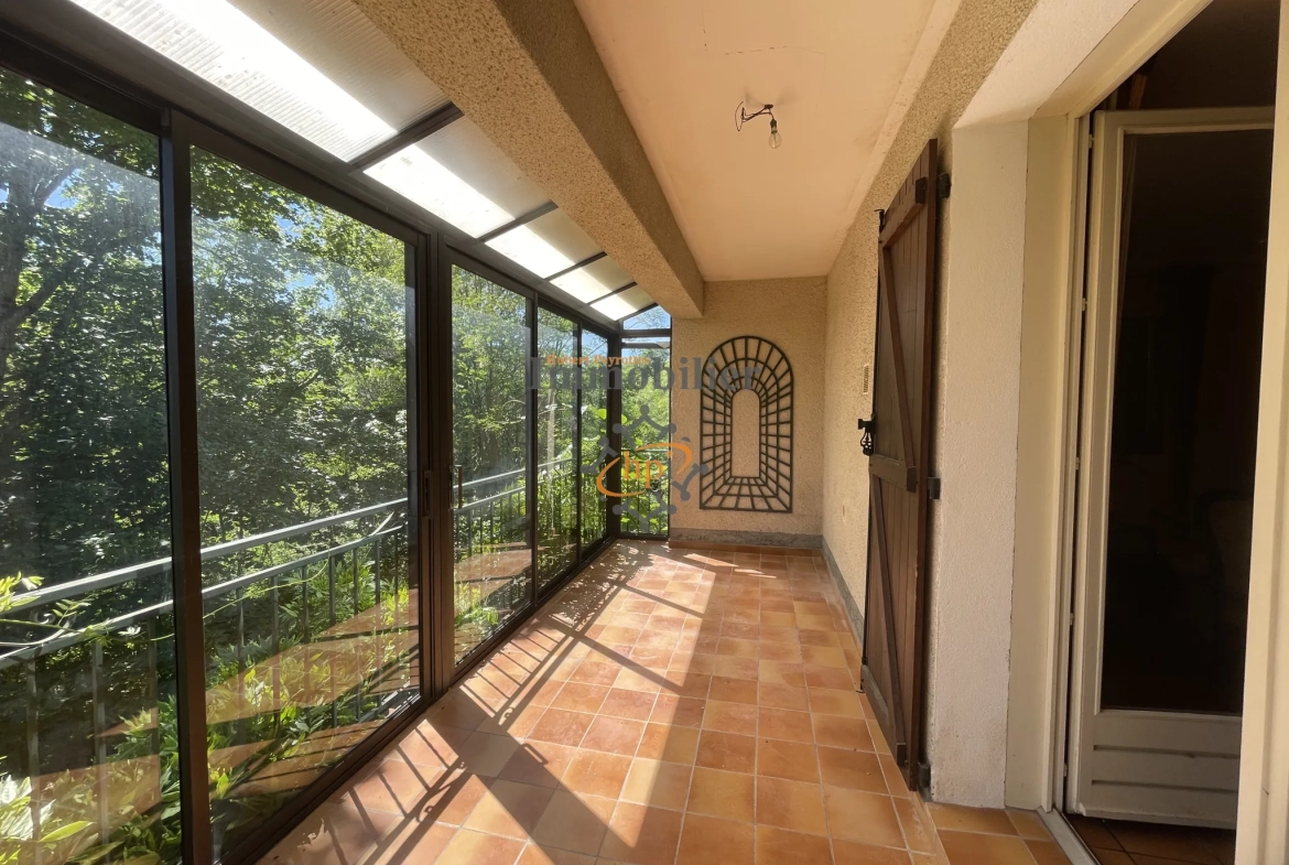 Maison à vendre avec terrain à Saint Affrique - Vue dégagée et environnement paisible 