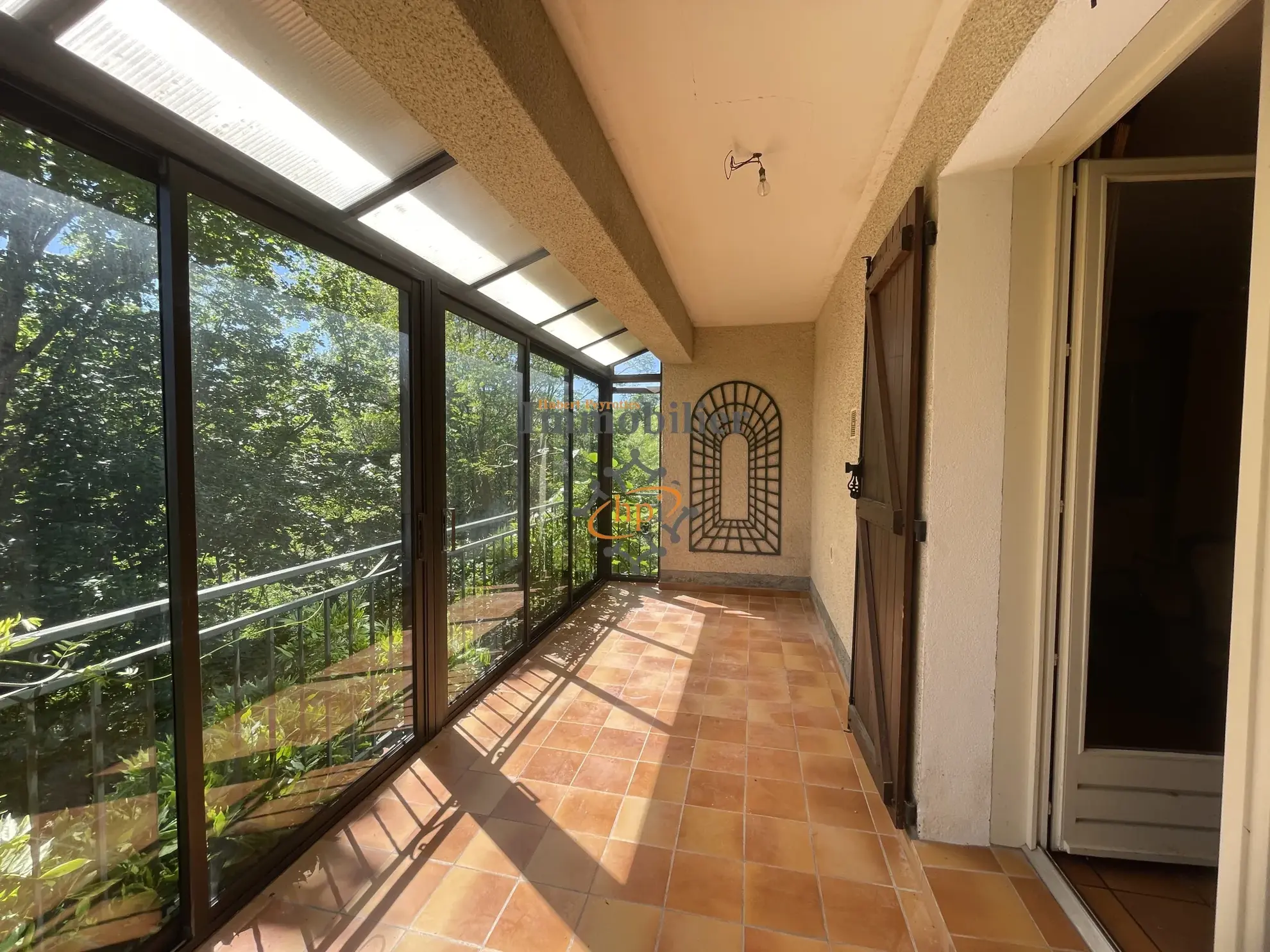 Maison à vendre avec terrain à Saint Affrique - Vue dégagée et environnement paisible 