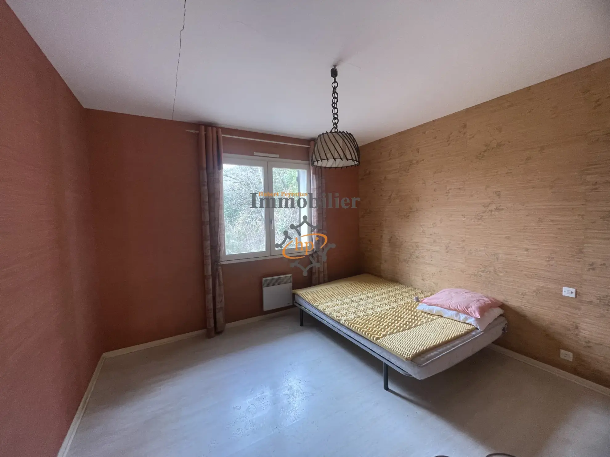 Maison à vendre avec terrain à Saint Affrique - Vue dégagée et environnement paisible 