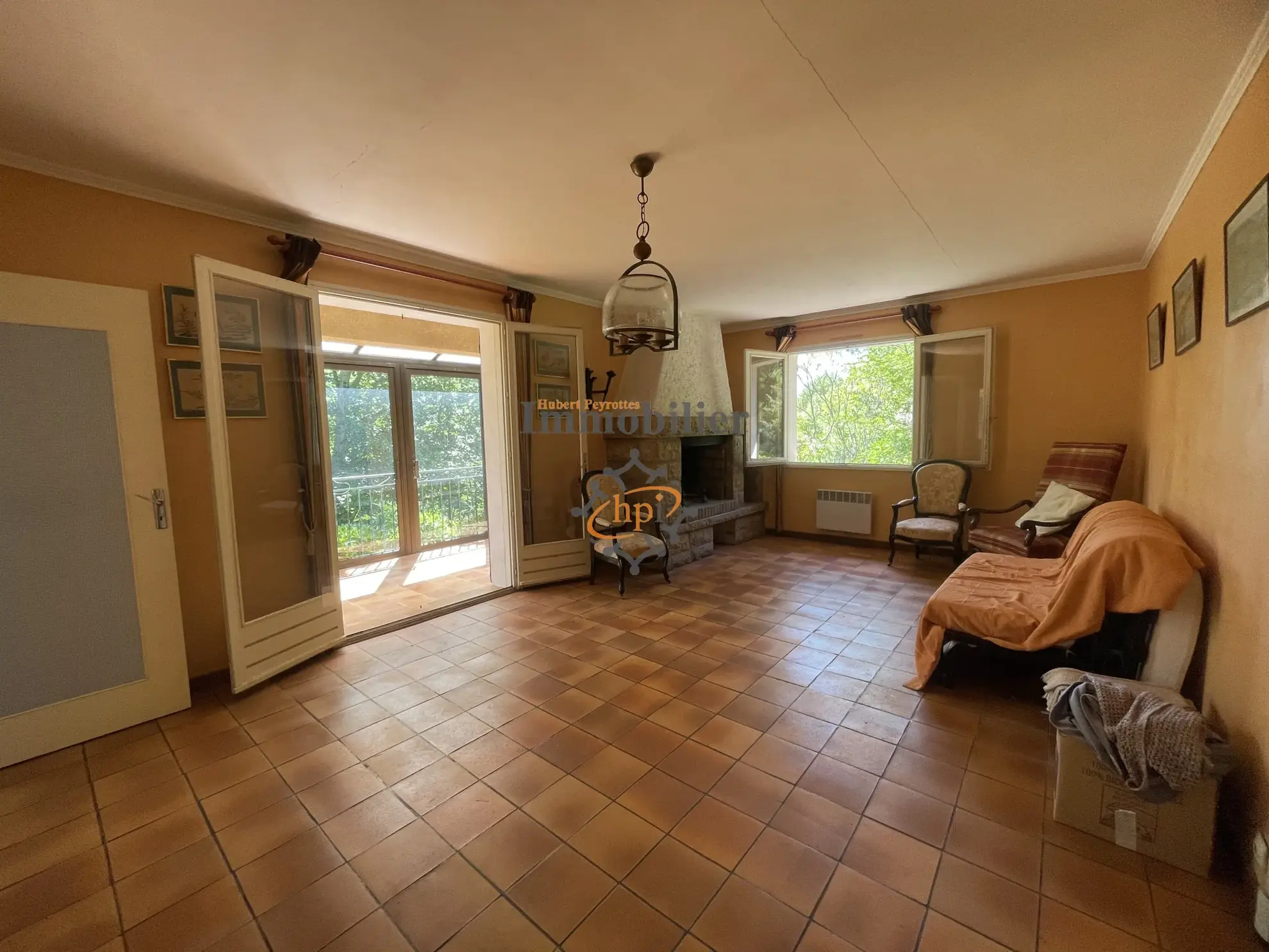 Maison à vendre avec terrain à Saint Affrique - Vue dégagée et environnement paisible 