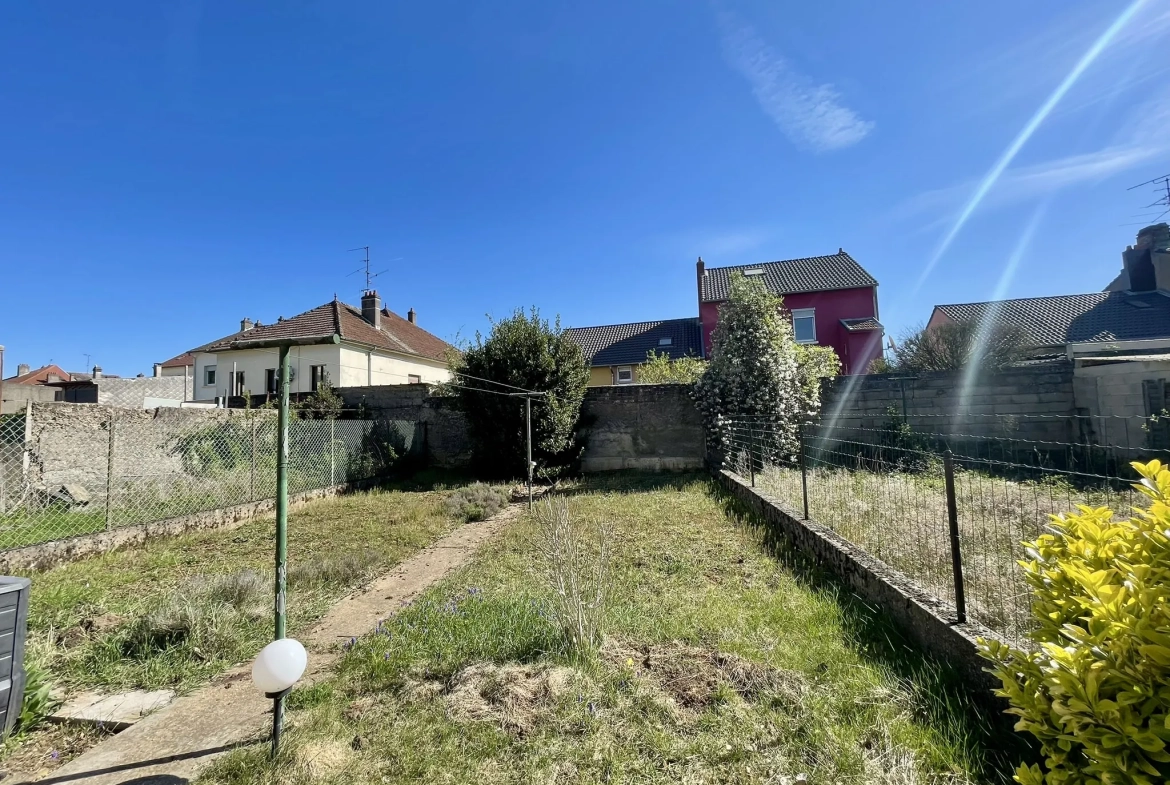 Maison à rénover de 90 m² avec jardin et garage à Mondelange 