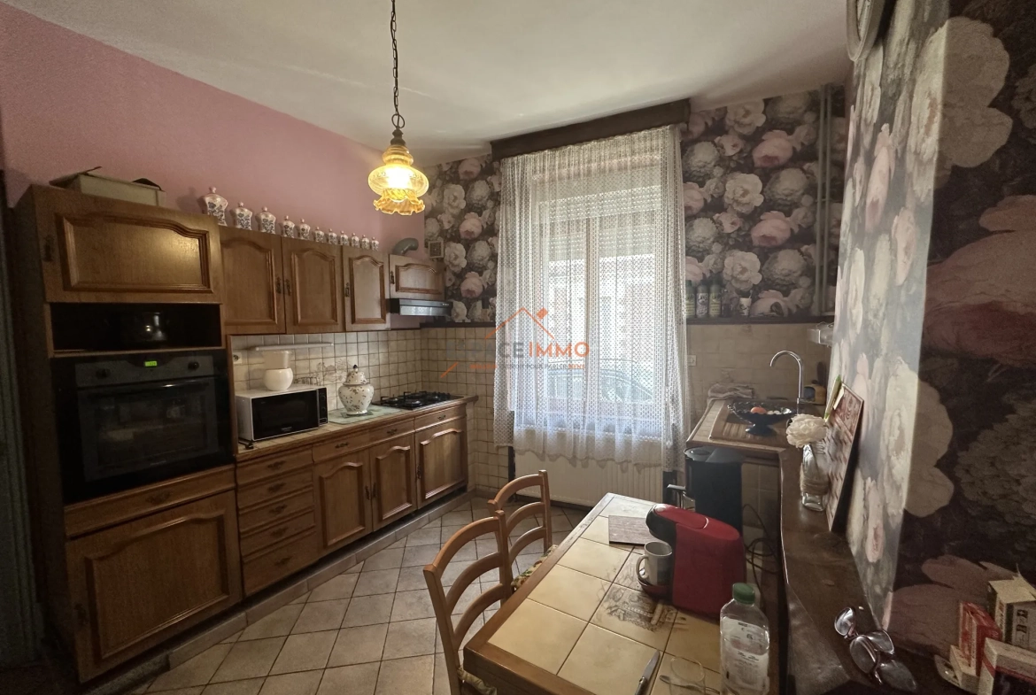 Maison à rénover avec 4 chambres au centre d'Anzin - Opportunité d'investissement 