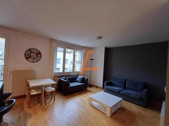 Appartement T2 rénové avec balcon à Saint-Étienne – Quartier Jacquard/Préfecture