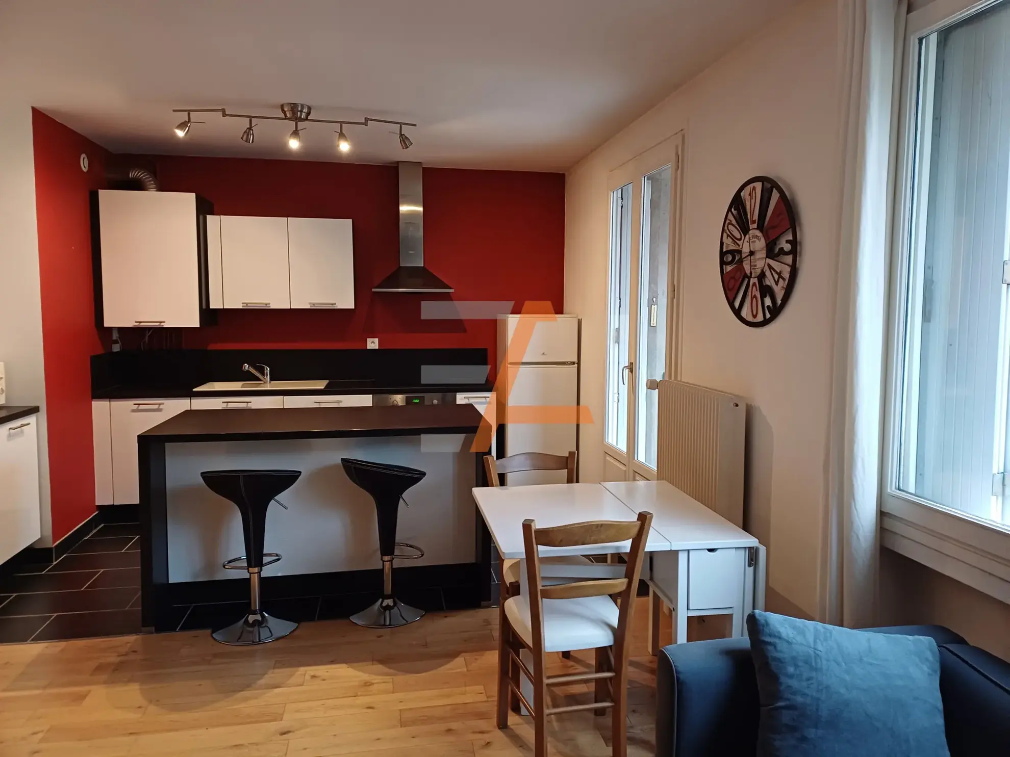 Appartement T2 rénové avec balcon à Saint-Étienne – Quartier Jacquard/Préfecture 
