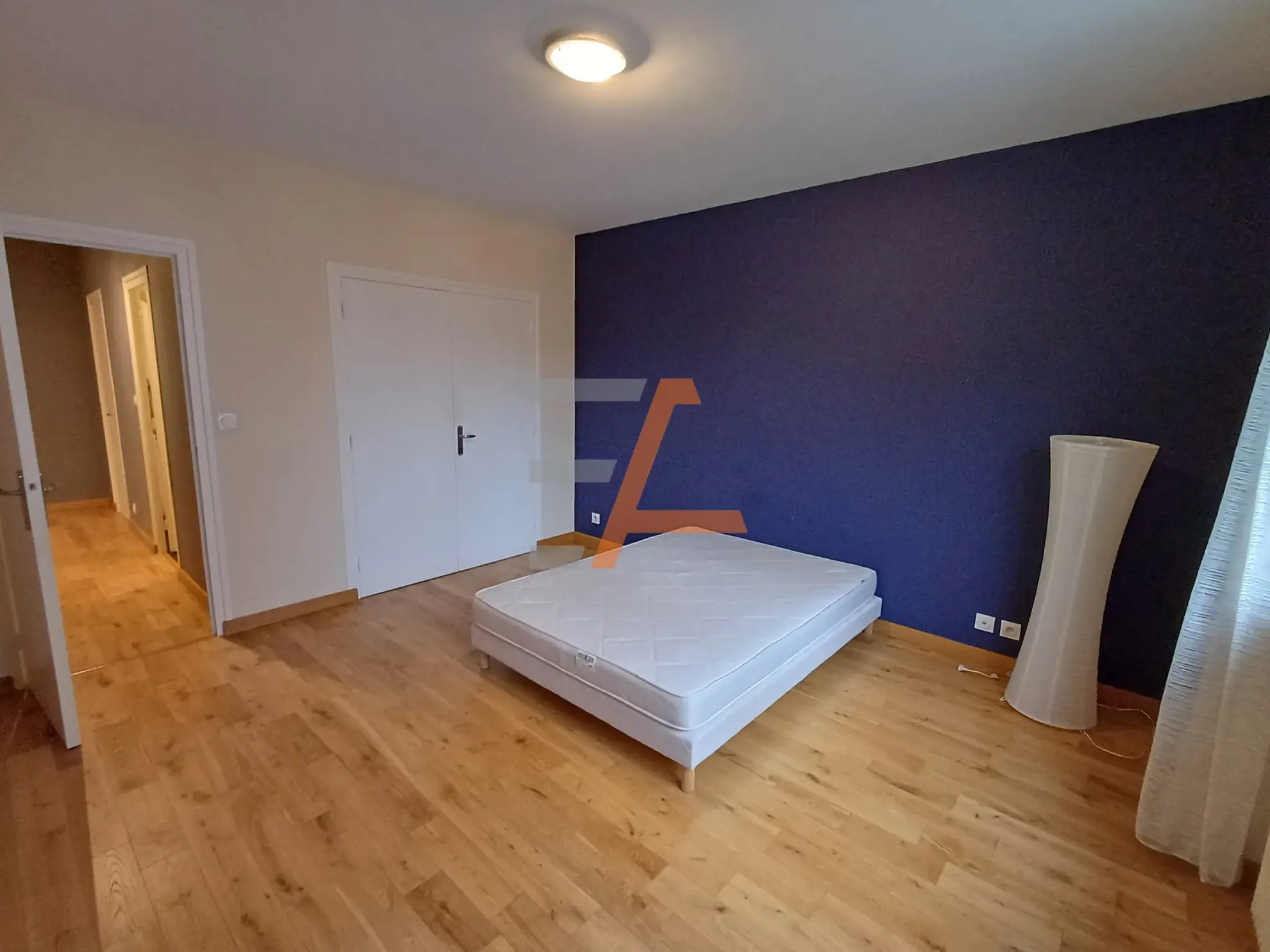 Appartement T2 rénové avec balcon à Saint-Étienne – Quartier Jacquard/Préfecture 