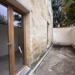 Rare appartement à rénover dans le quartier des Chartrons à Bordeaux avec cour privée