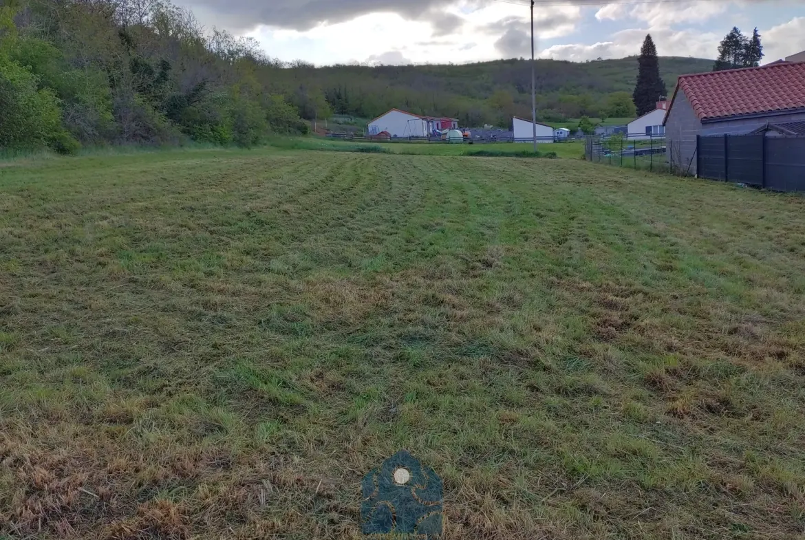 Terrain constructible à Orsonnette dans le Puy-de-Dôme - 2911 m² 