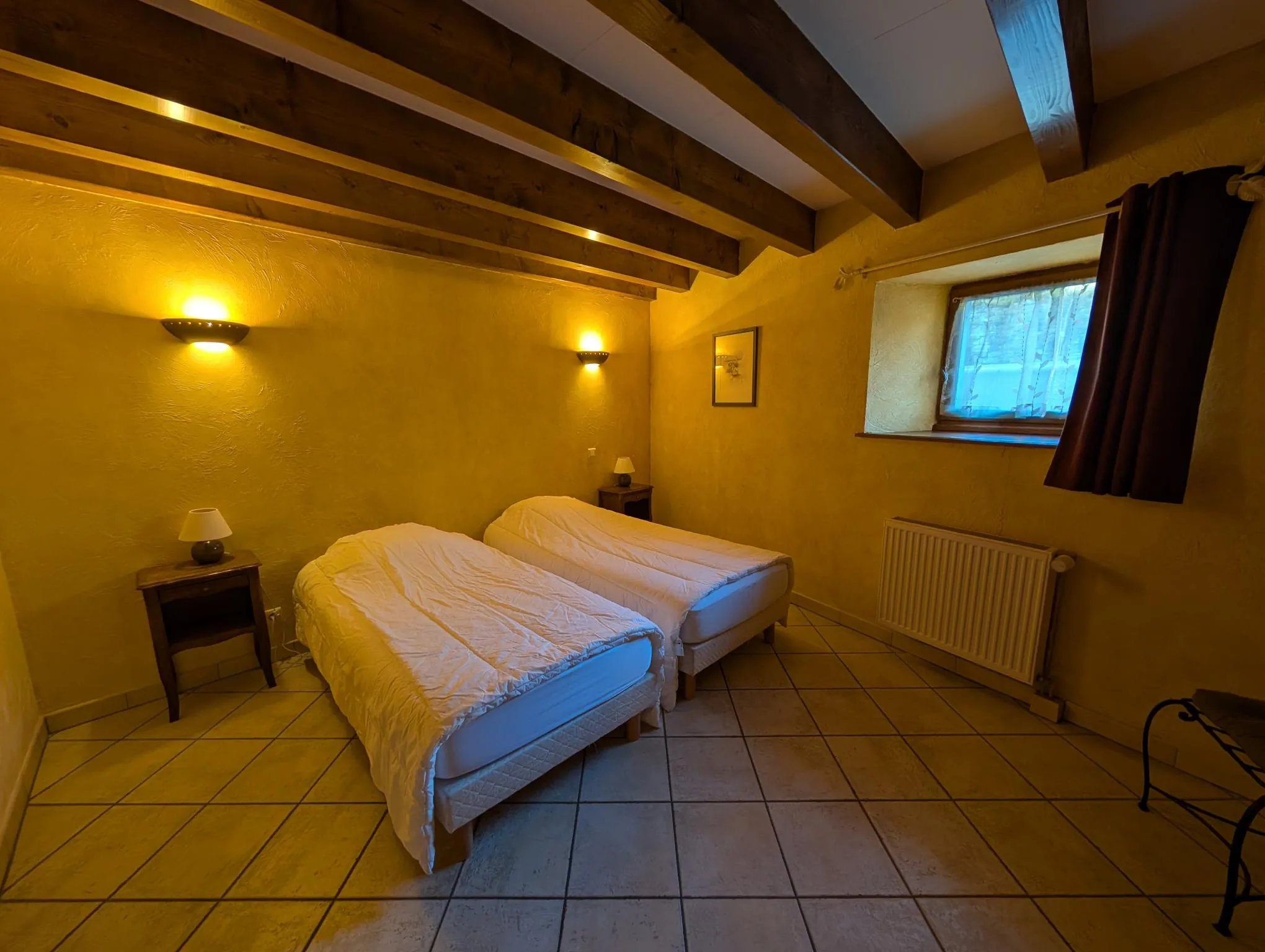 Maison de village avec deux habitations et potentiel d’aménagement à Rougemont 