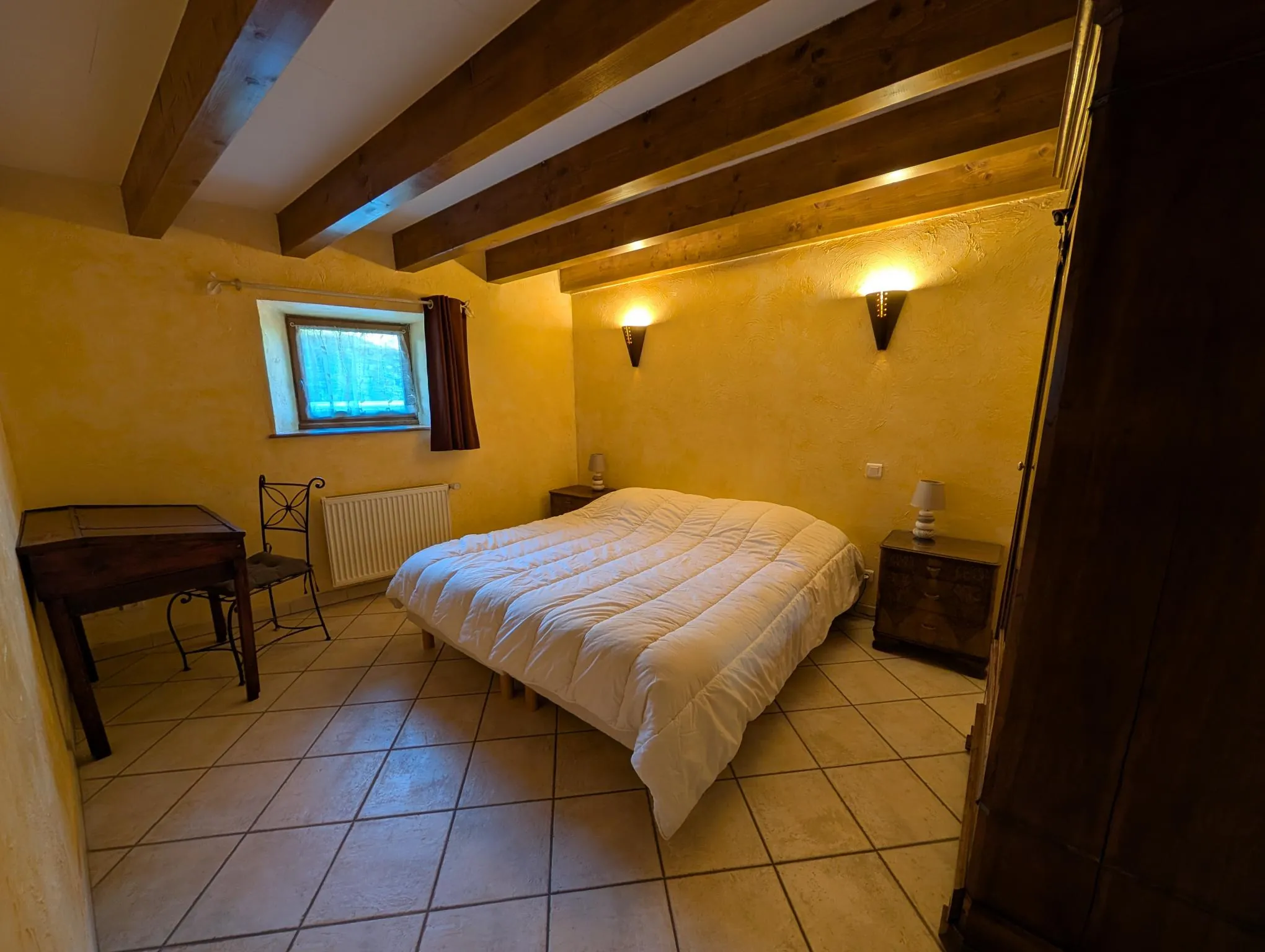Maison de village avec deux habitations et potentiel d’aménagement à Rougemont 