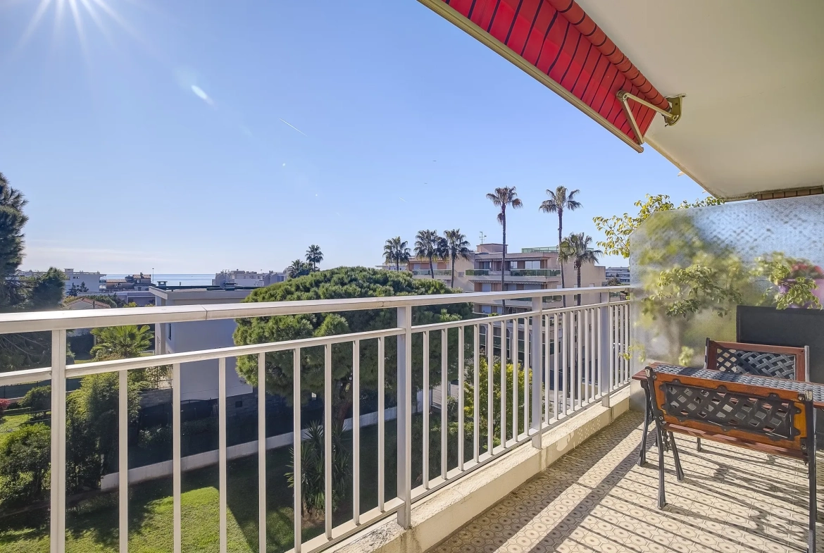 Studio avec terrasse et vue mer à Cagnes-sur-Mer, Quartier Vespins 
