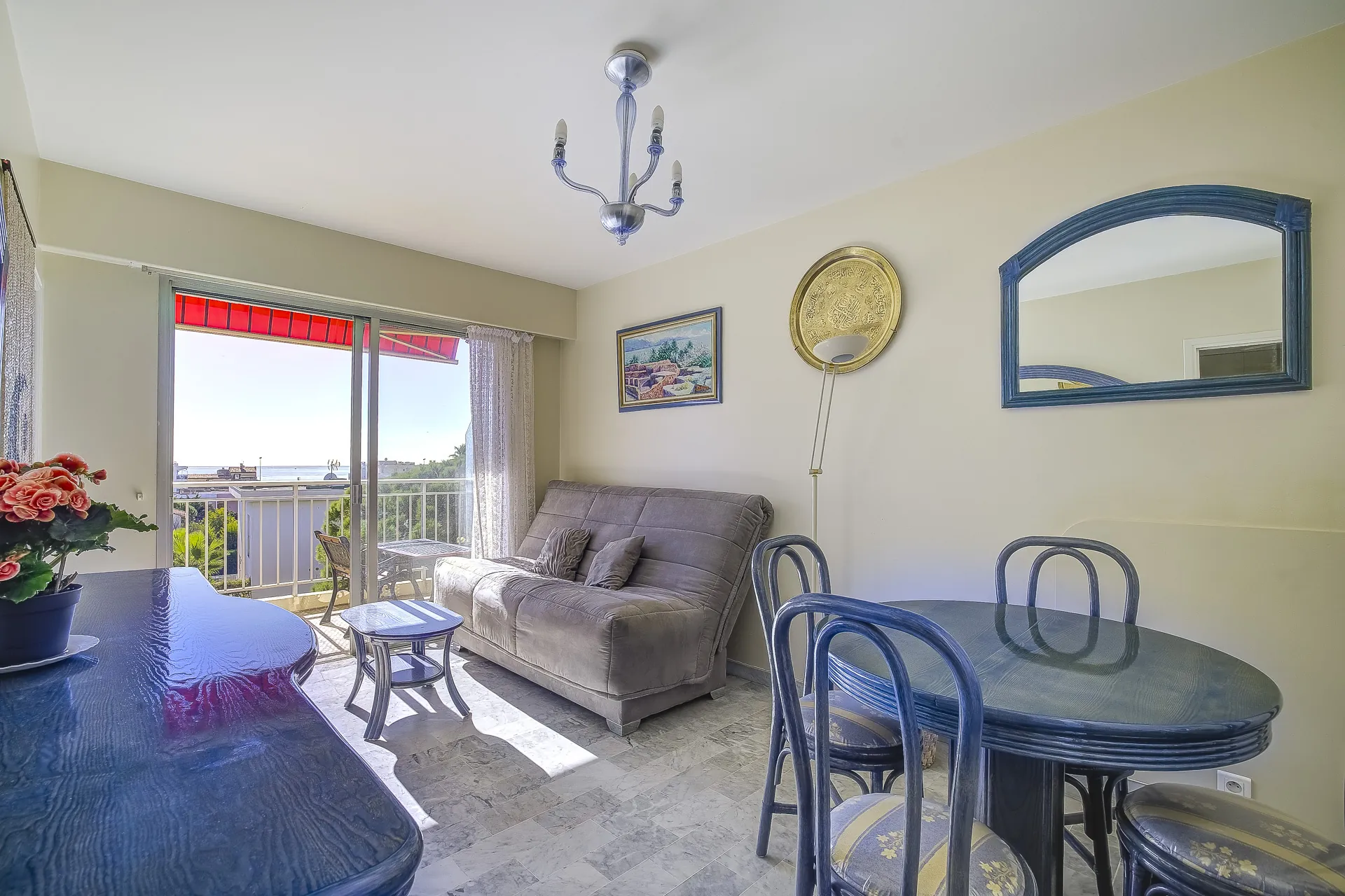 Studio avec terrasse et vue mer à Cagnes-sur-Mer, Quartier Vespins 