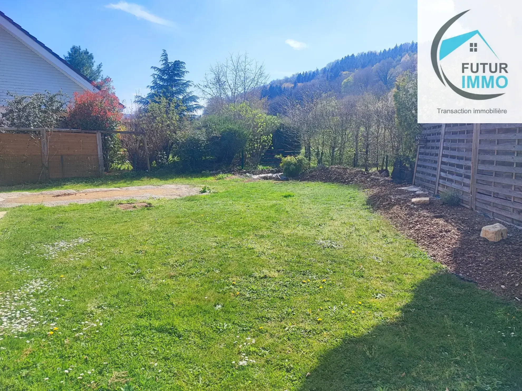 Maison 140 m² à Mathay avec jardin, garage et 4 chambres 