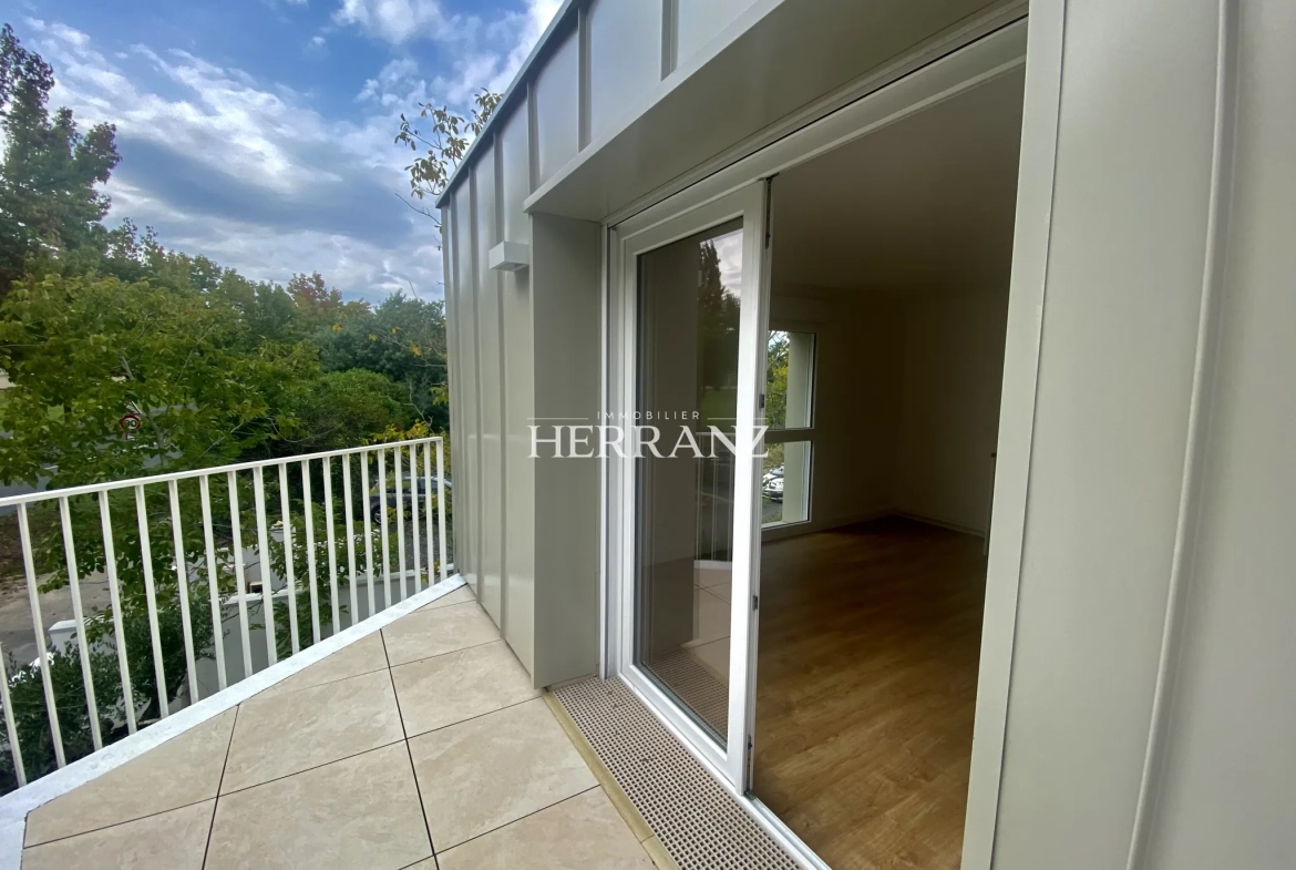 Appartement neuf de 42 m² avec terrasse à Artigues-Près-Bordeaux 