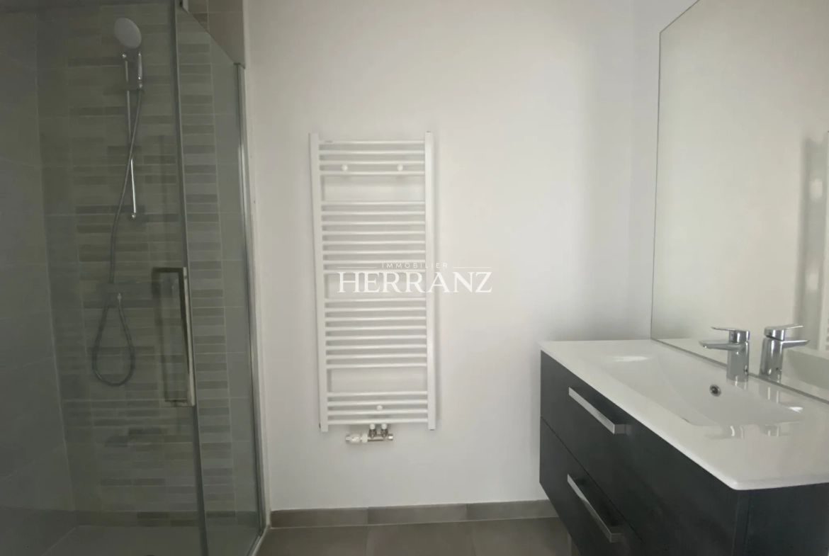 Appartement neuf de 42 m² avec terrasse à Artigues-Près-Bordeaux 