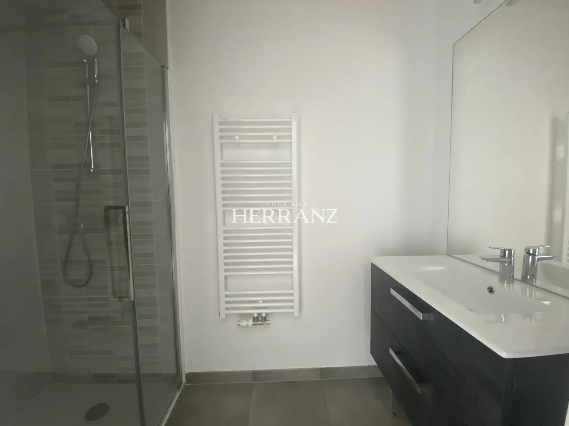 Appartement neuf de 42 m² avec terrasse à Artigues-Près-Bordeaux 