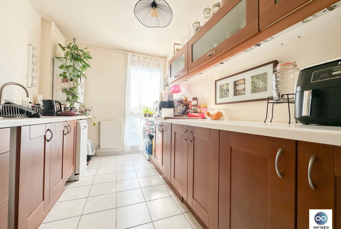 Appartement 4 pièces avec balcon et box à Sainte-Geneviève-des-Bois 