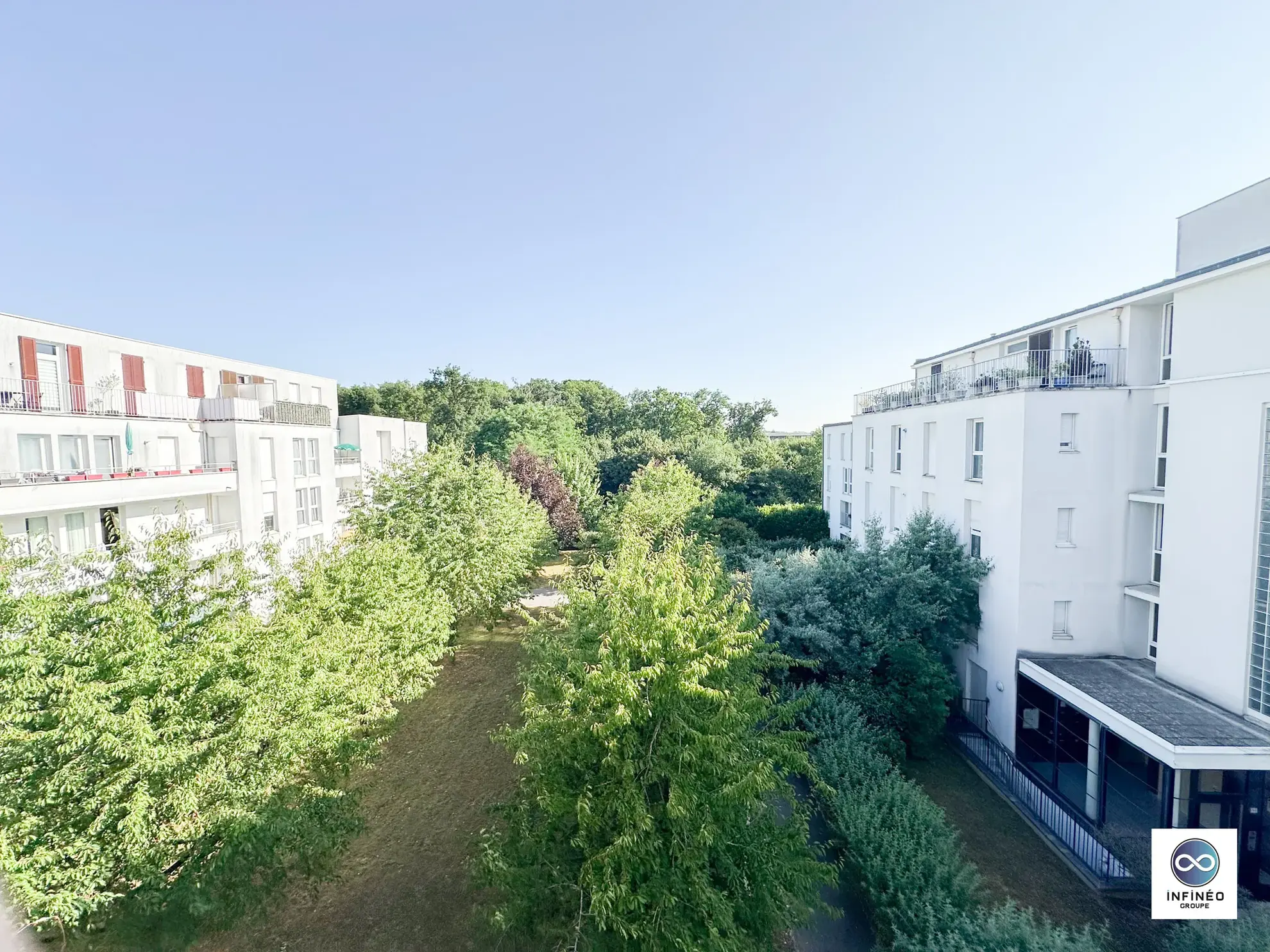 Appartement 4 pièces avec balcon et box à Sainte-Geneviève-des-Bois 