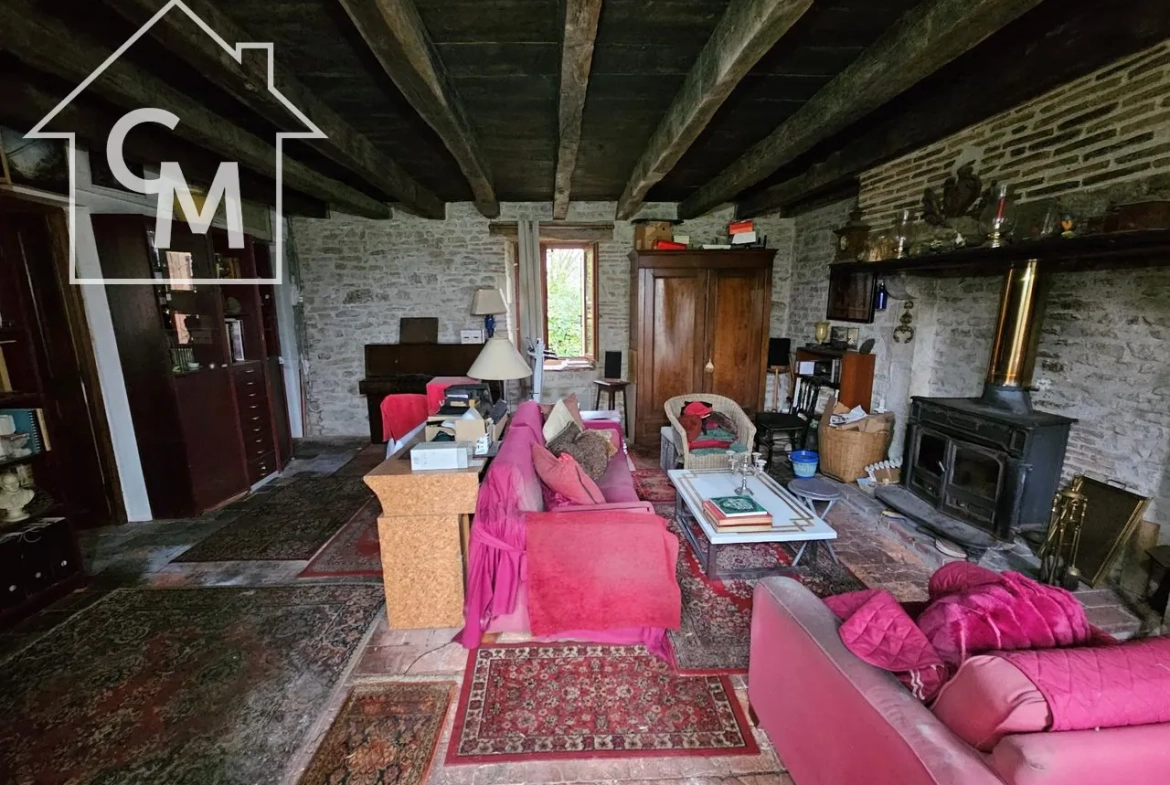 Maison avec jardin, dépendances et garage à Bannegon 