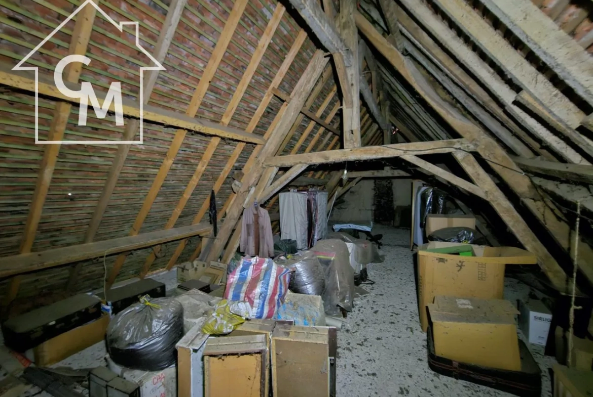 Maison avec jardin, dépendances et garage à Bannegon 