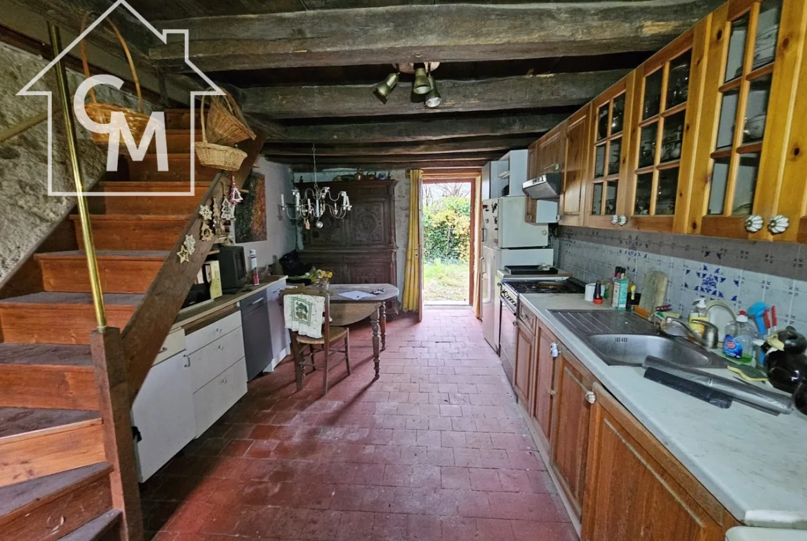Maison avec jardin, dépendances et garage à Bannegon 