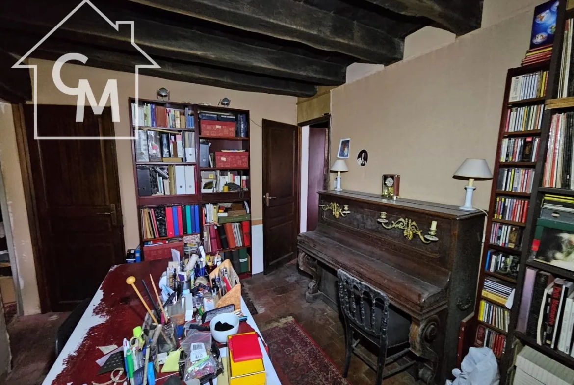 Maison avec jardin, dépendances et garage à Bannegon 