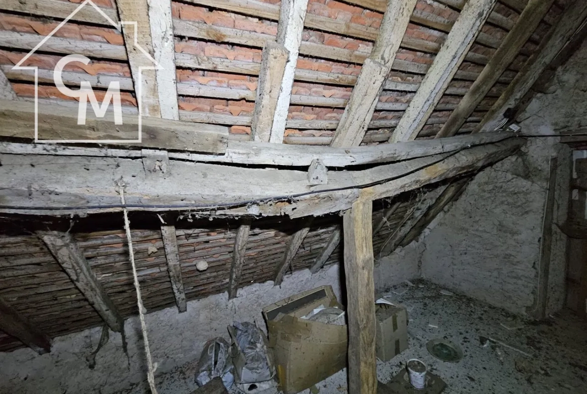 Maison avec jardin, dépendances et garage à Bannegon 