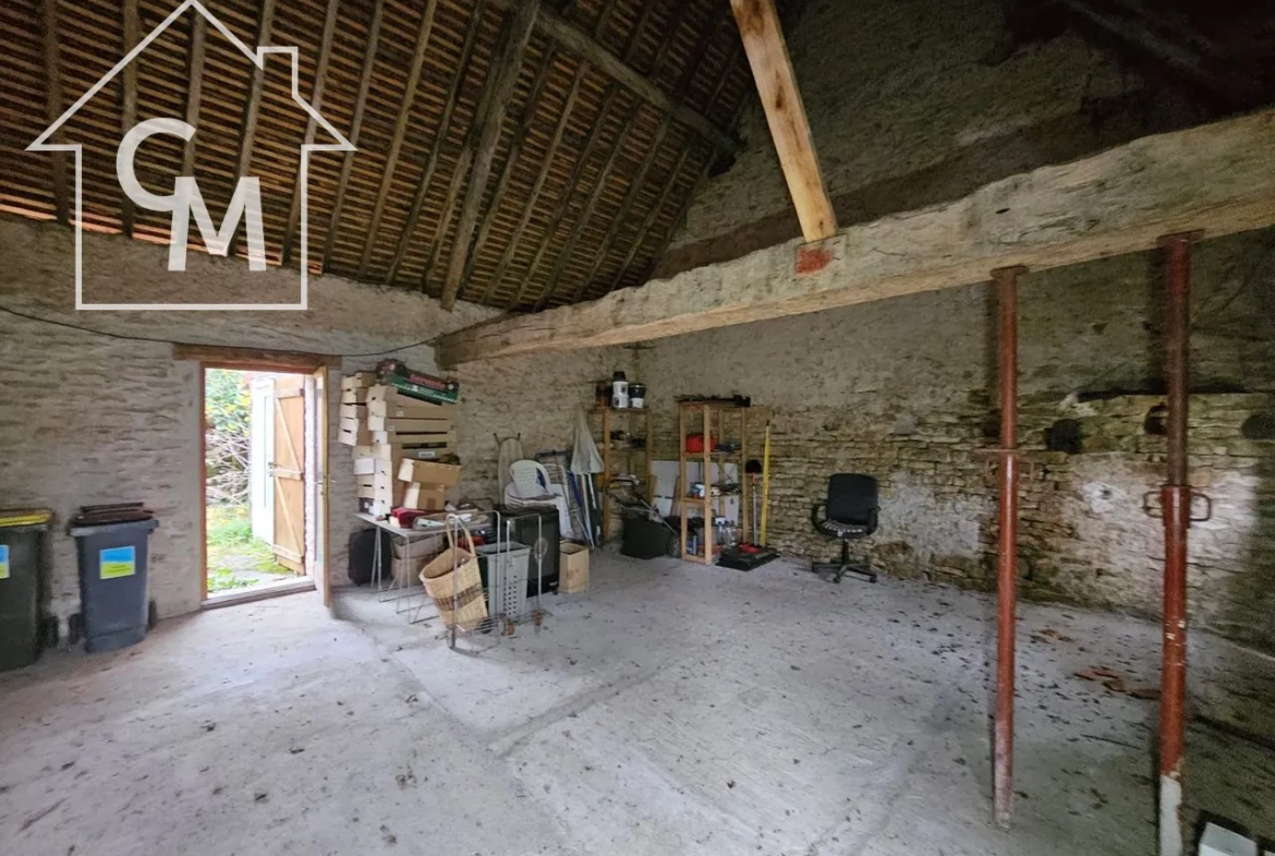 Maison avec jardin, dépendances et garage à Bannegon 