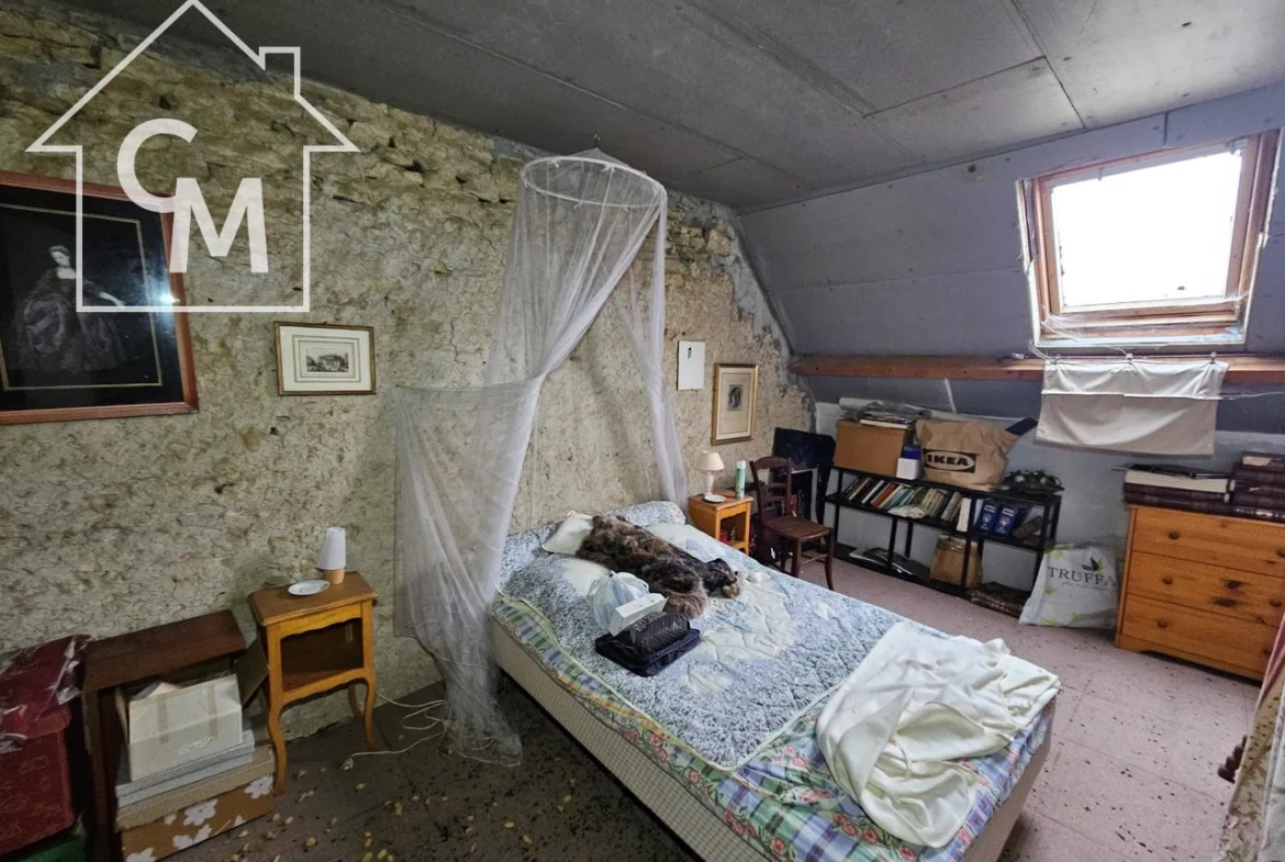 Maison avec jardin, dépendances et garage à Bannegon 