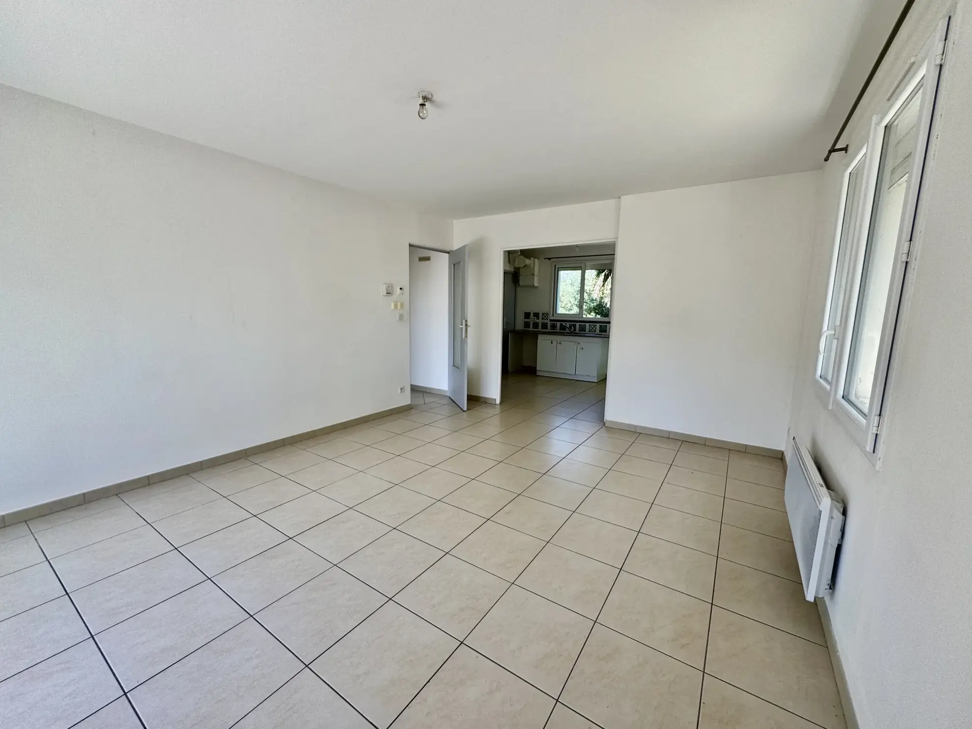 Maison à L'Ardoise avec deux logements, terrasse et terrain piscinable 