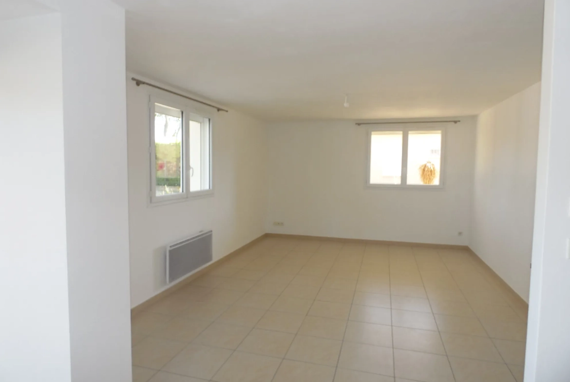 Maison à L'Ardoise avec deux logements, terrasse et terrain piscinable 