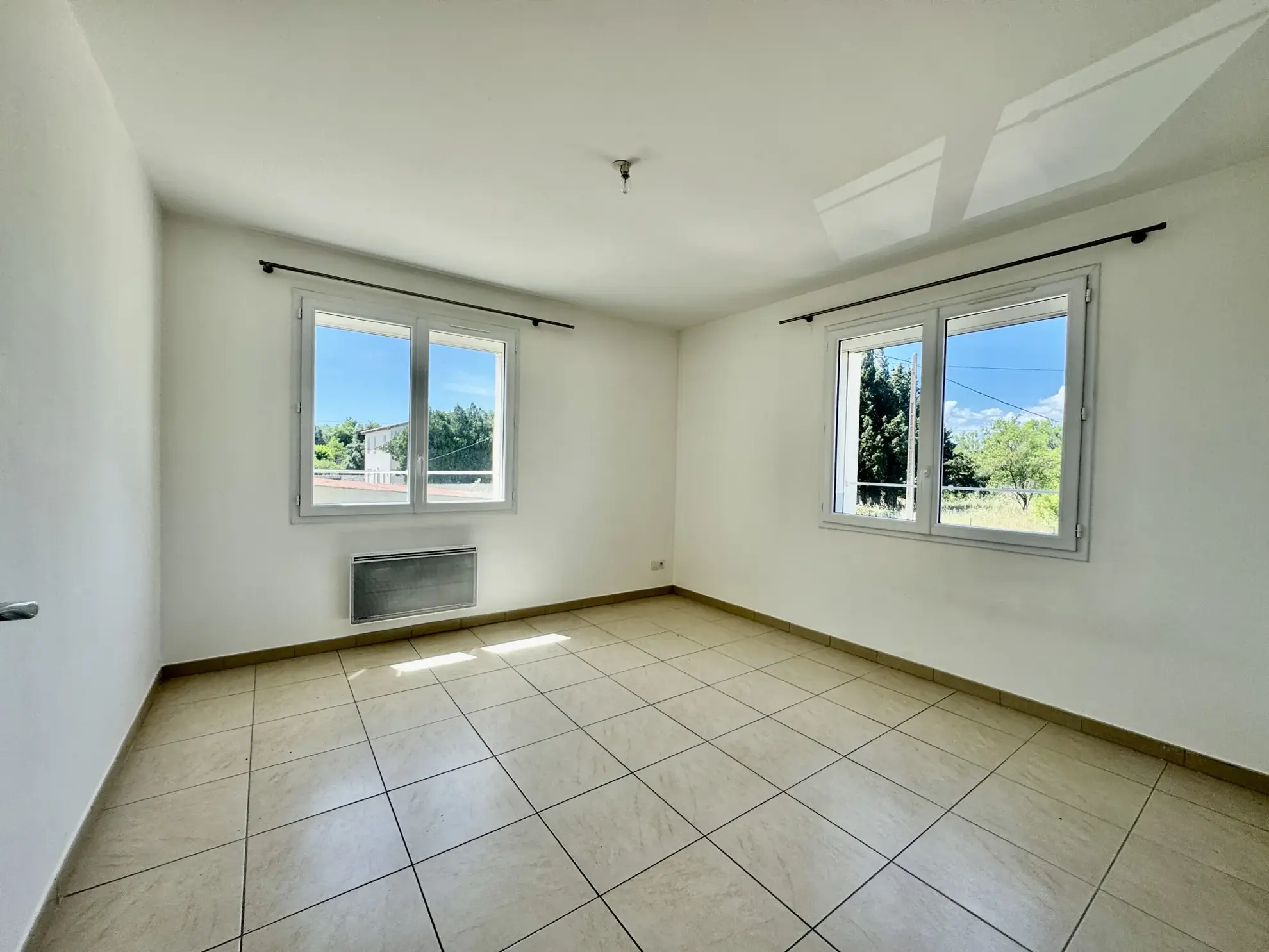 Maison à L'Ardoise avec deux logements, terrasse et terrain piscinable 