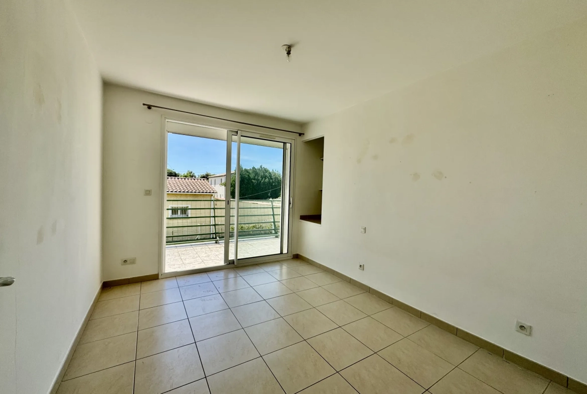 Maison à L'Ardoise avec deux logements, terrasse et terrain piscinable 