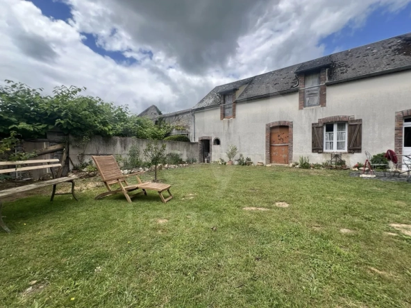 Maison ancienne de 82,5 m² avec grand terrain à Tannerre-en-Puisaye 