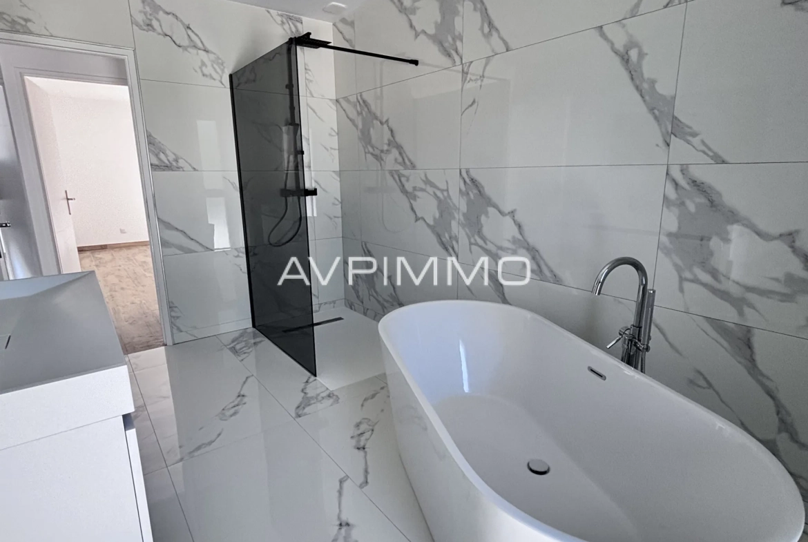 Villa contemporaine à vendre à Ceyreste avec vue mer et piscine de 150 m² 