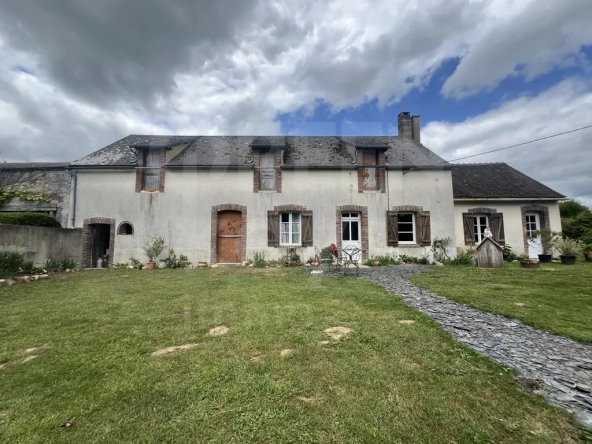 Maison ancienne de 82,5 m² avec grand terrain à Tannerre-en-Puisaye