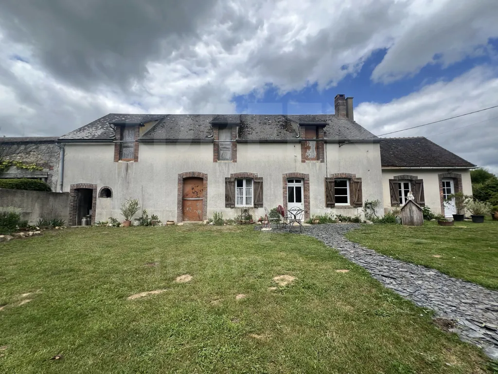 Maison ancienne de 82,5 m² avec grand terrain à Tannerre-en-Puisaye 