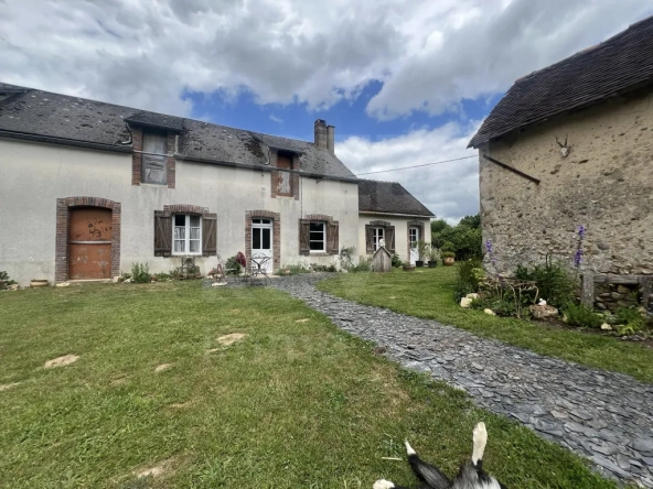 Maison ancienne de 82,5 m² avec grand terrain à Tannerre-en-Puisaye 