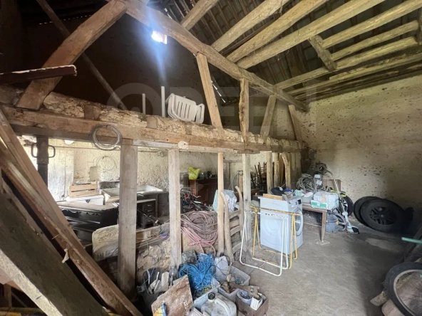 Maison ancienne de 82,5 m² avec grand terrain à Tannerre-en-Puisaye 